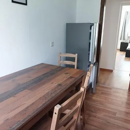 Monteurwohnung Mit 5 Einzelbetten In 아파트